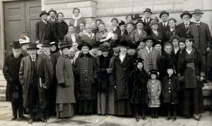 DGS Coll SR citizens on Courthouse Steps Lft Side